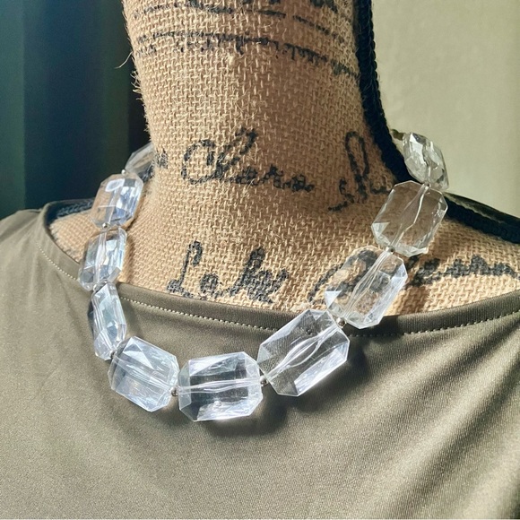 Chunky clear acrylic necklace and earring set - Picture 2 of 6